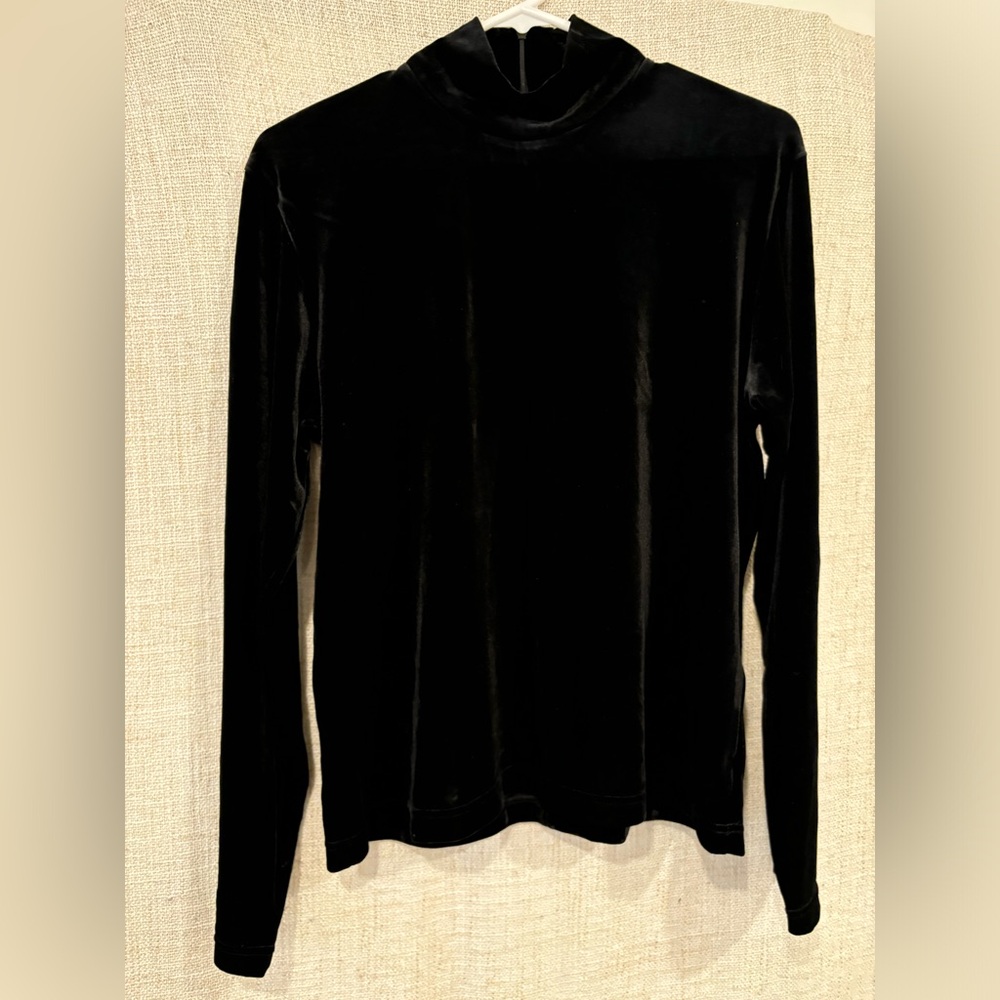 Vintage black crushed velvet turtle neck top with long sleeves